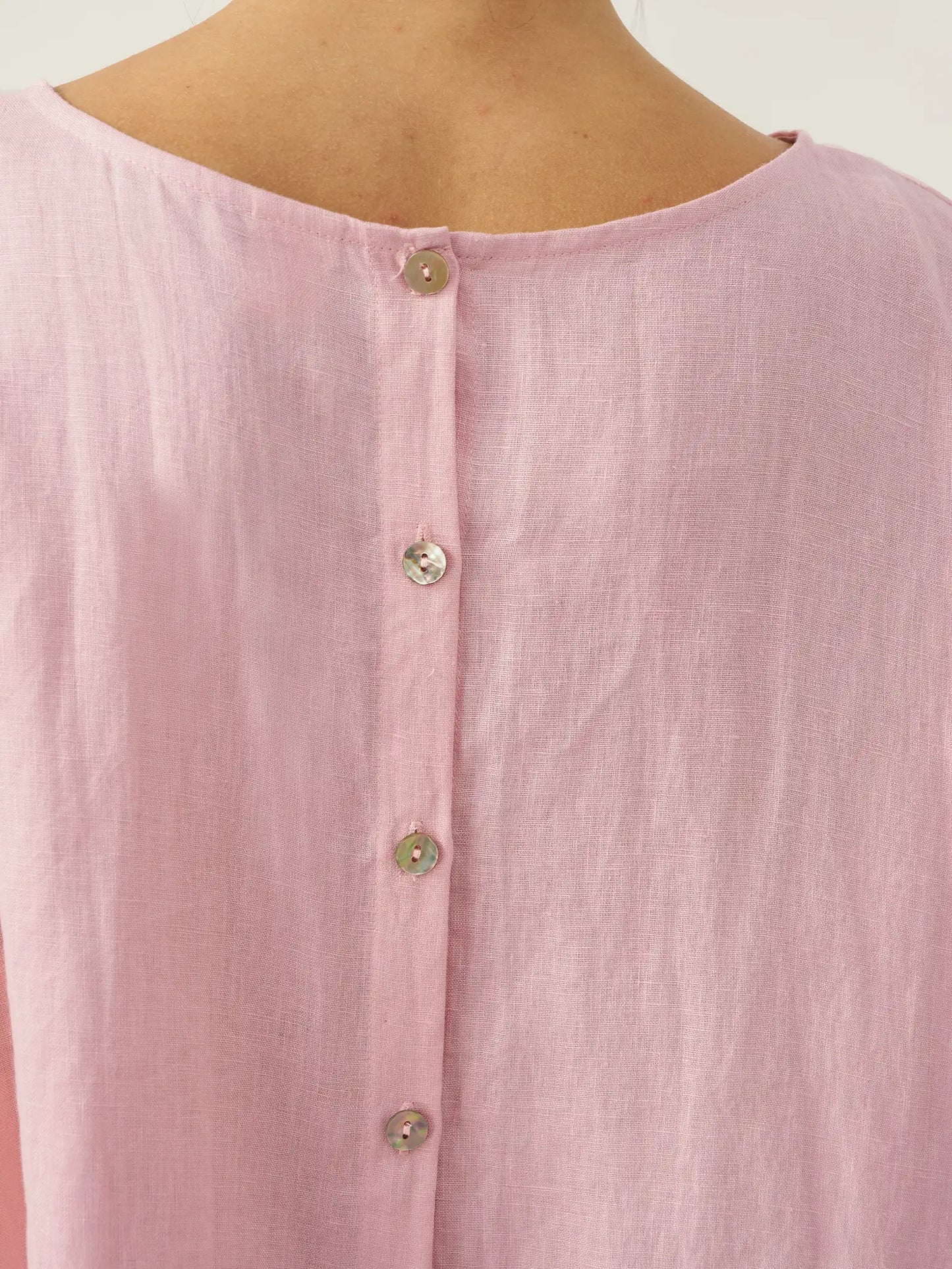 100% Linen Round Neck Back Opening Top URIELLE