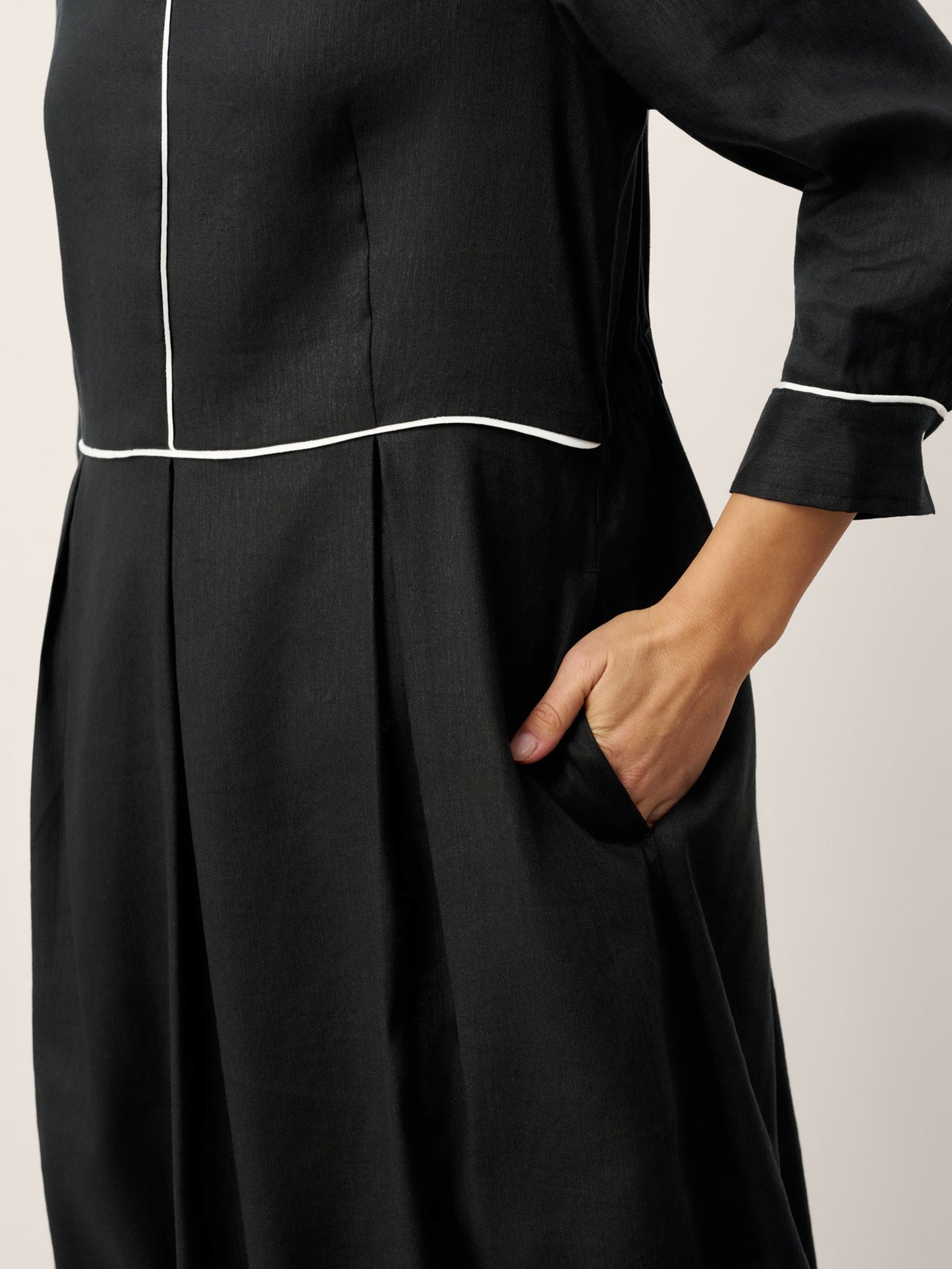 Linen-Lyocell Contrast Trim Gathered Maxi Dress NYX