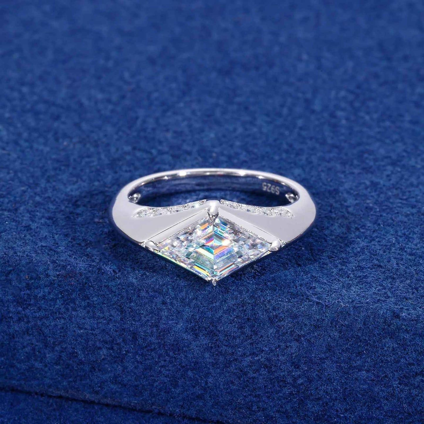 Lumière Rhombus 3.5CT Moissanite Engagement Ring