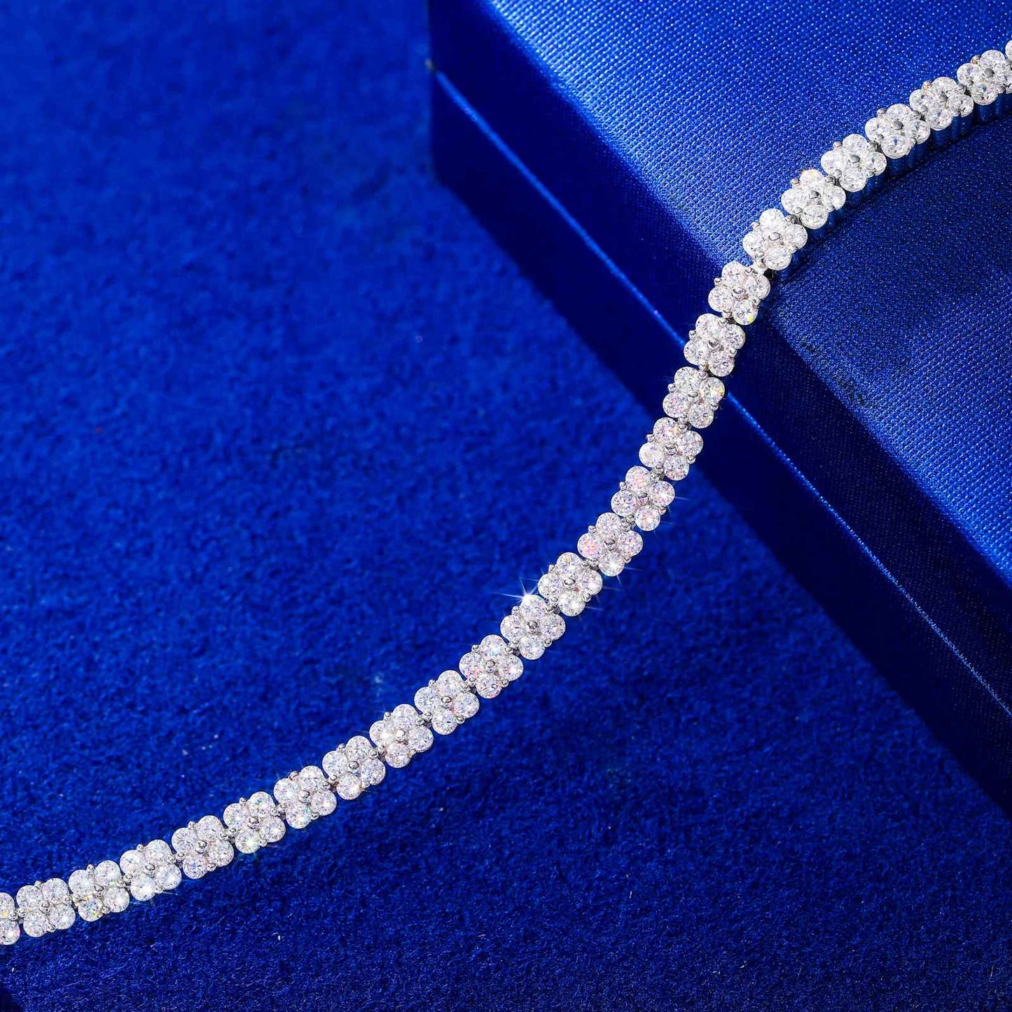 Élégance Lumière 4mm Moissanite Tennis Bracelet in Sterling Silver