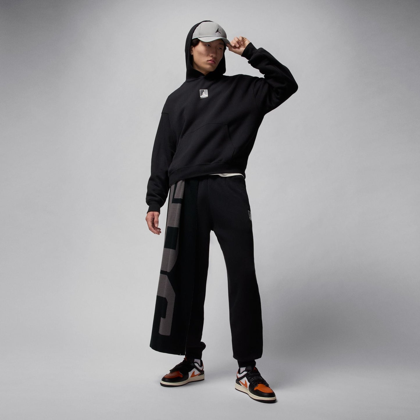 Air Jordan Mens Graphic Pullover Hoodie - Black/White