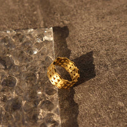 RADELLE TRAVER RING