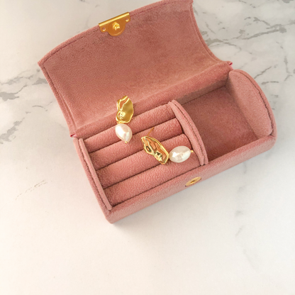 CLAIRE PEARL EARRINGS