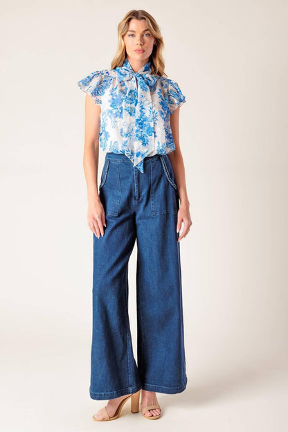 BEAUTY ICON WOVEN TOP