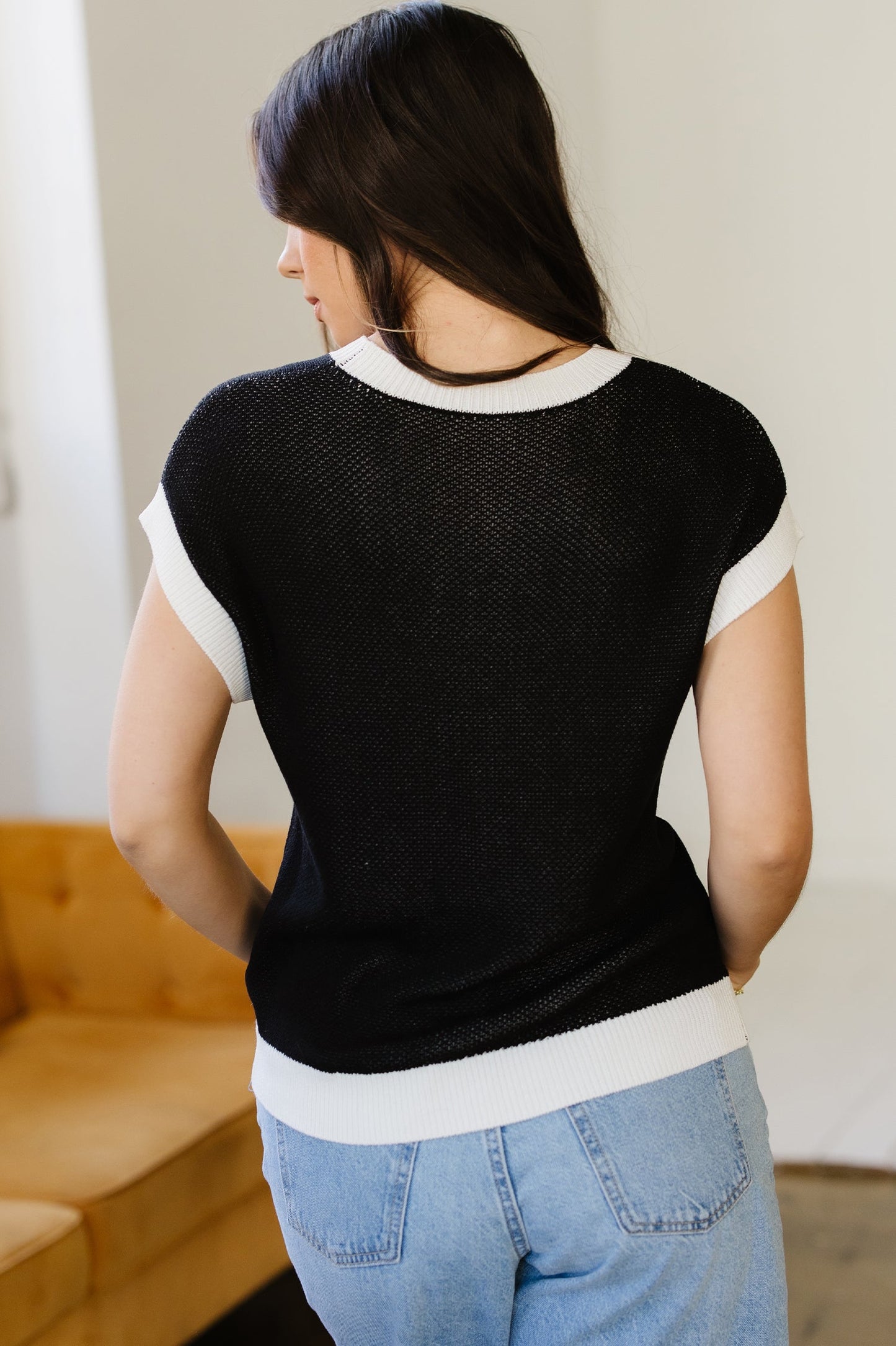 Western Horseshoe Contrast Trim Short Sleeve Sweater